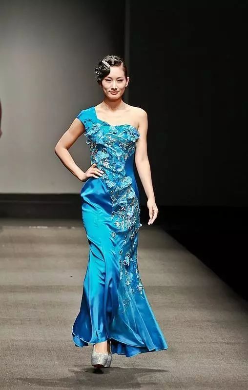 滿族服飾文化主題展參展設(shè)計師專訪 王智健