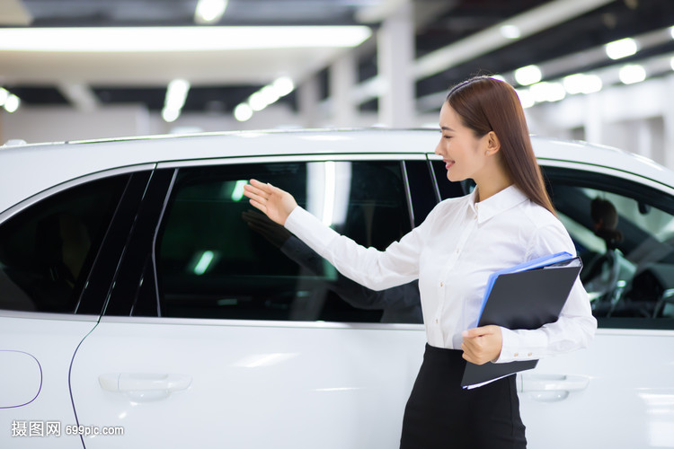 汽車銷售商務女性 挑戰與機遇并存
